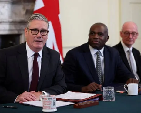 Starmer Leads Cabinet Meeting Amid Rising Tensions Following Departure of Top Aide